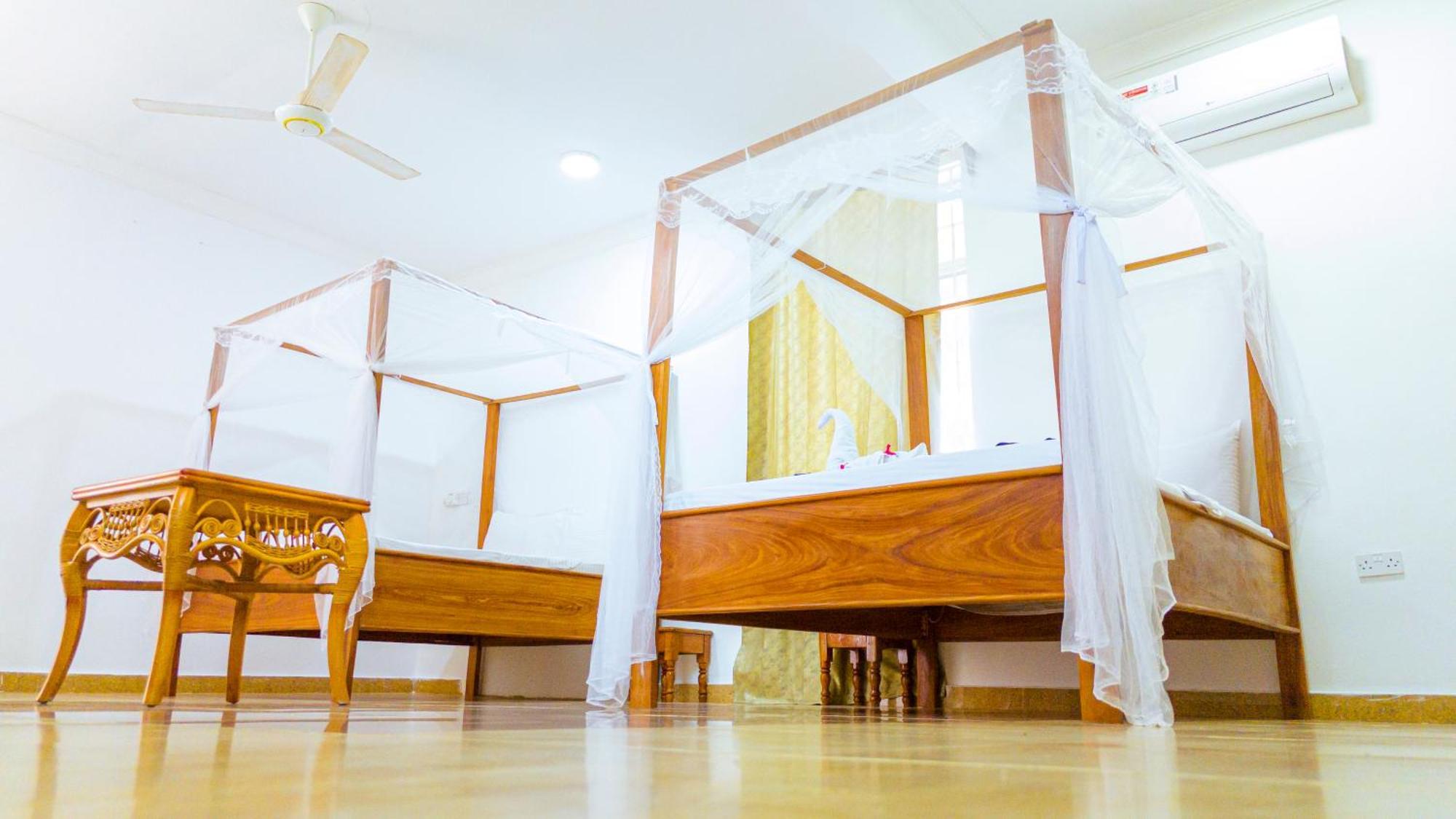 Sands Inn Hotel ปวานี มาชังกานี ภายนอก รูปภาพ