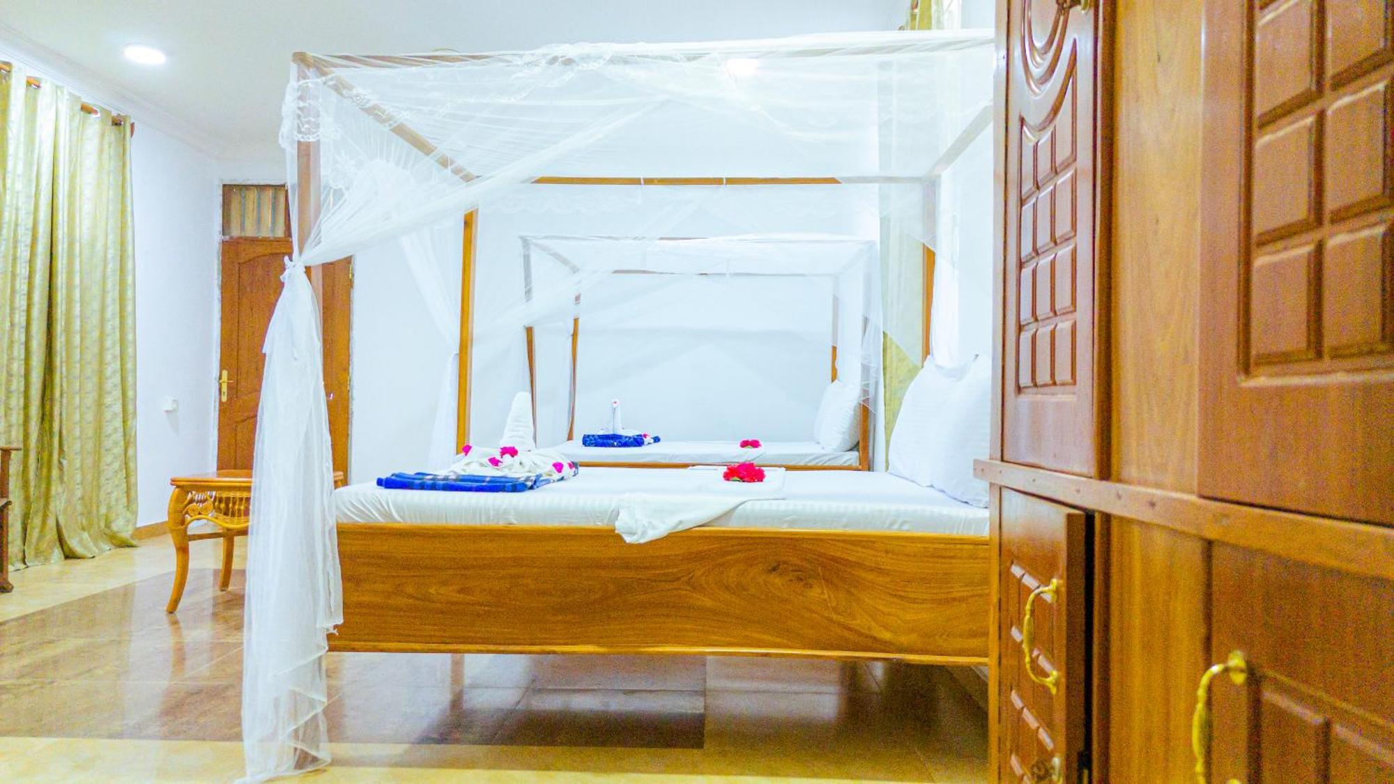 Sands Inn Hotel ปวานี มาชังกานี ภายนอก รูปภาพ