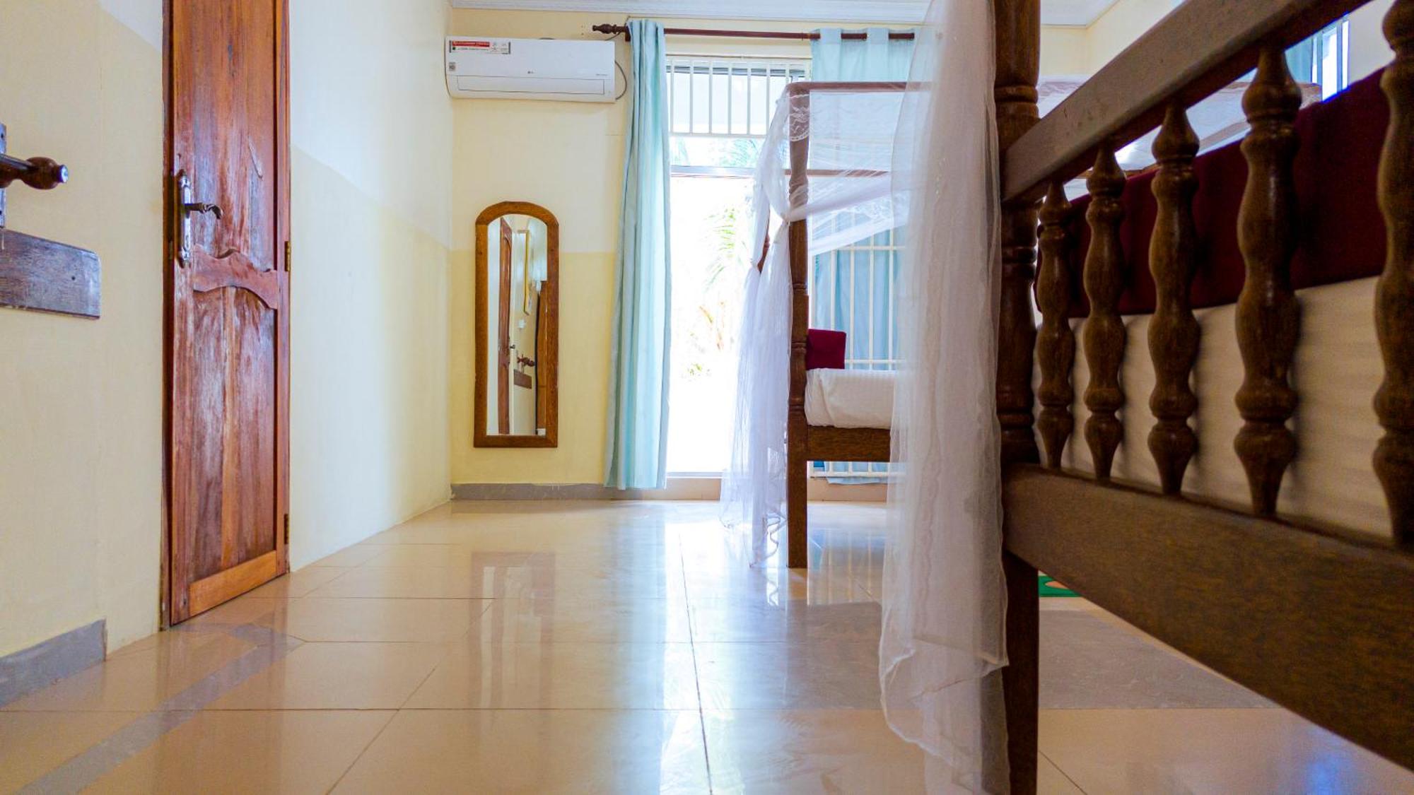 Sands Inn Hotel ปวานี มาชังกานี ภายนอก รูปภาพ