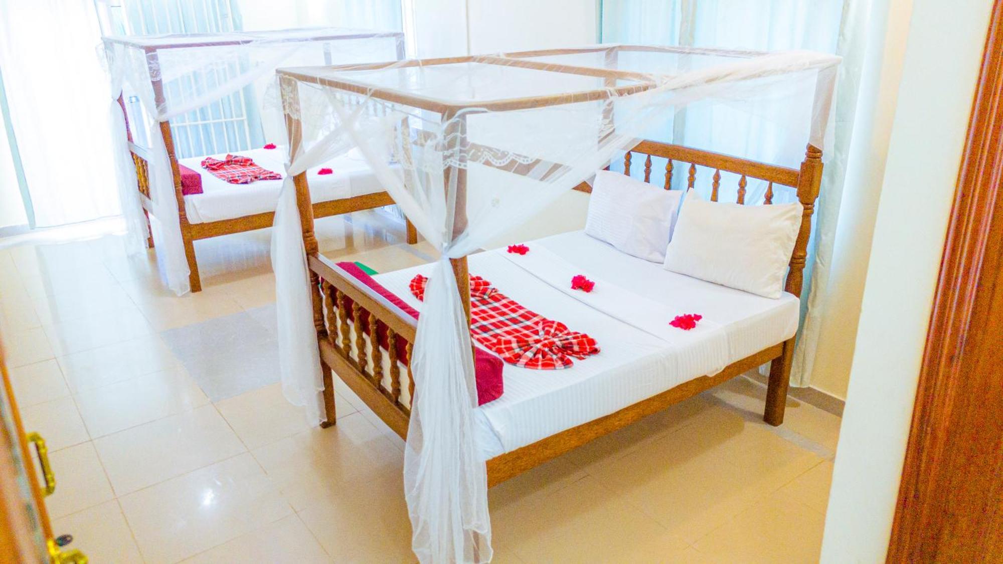 Sands Inn Hotel ปวานี มาชังกานี ภายนอก รูปภาพ