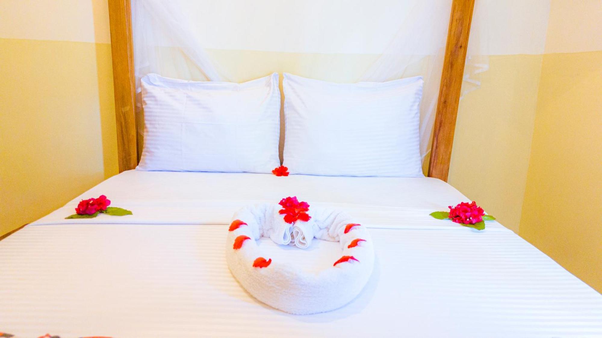 Sands Inn Hotel ปวานี มาชังกานี ภายนอก รูปภาพ