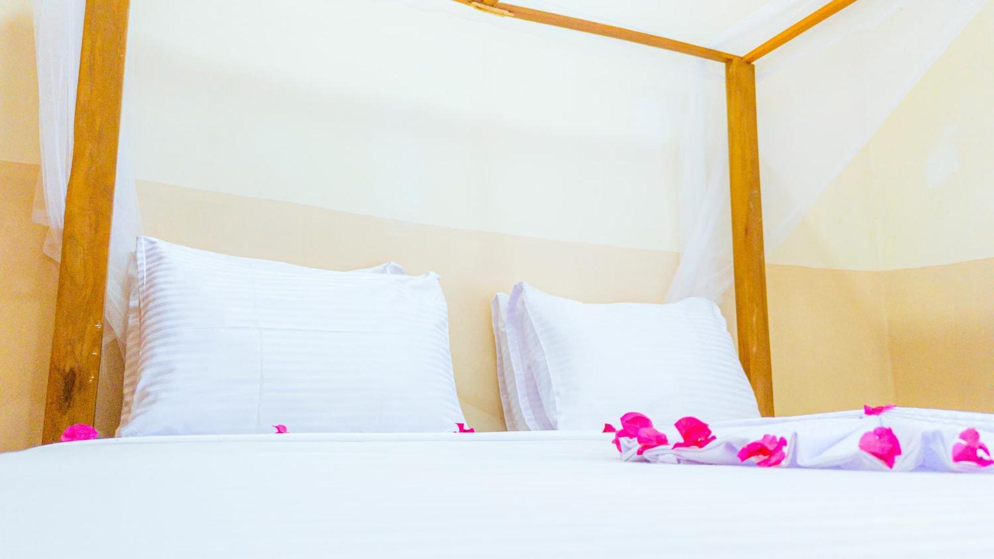 Sands Inn Hotel ปวานี มาชังกานี ภายนอก รูปภาพ